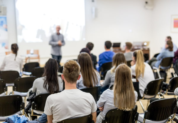 Clicca per accedere all'articolo Avviso pubblico per professionisti idonei allo svolgimento di attività didattica 